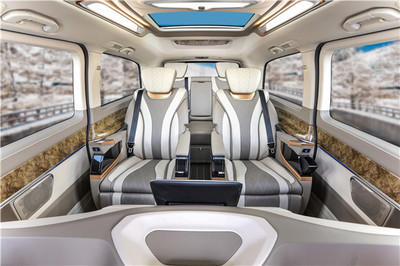 奔馳V260高端定制 如何選擇廠(chǎng)家直銷(xiāo)與航空信息咨詢(xún)服務(wù)